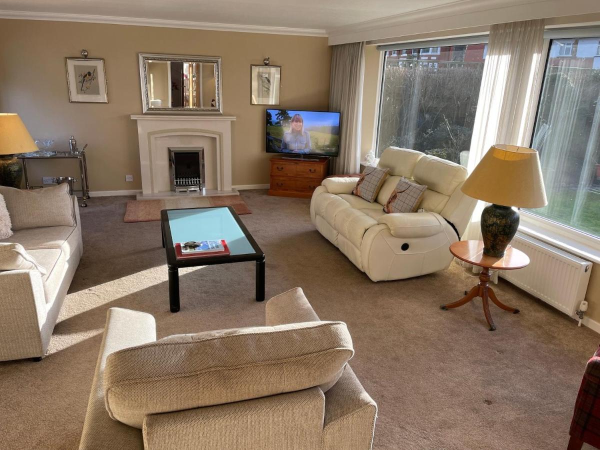 'Sounion' - Fabulous, Spacious Modern House With Large Private Garden In Leafy Lytham Lytham St Annes Kültér fotó